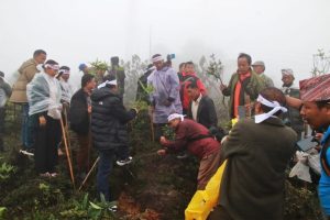 Banca Mondiale indaga su progetto funivia in Nepal dopo proteste delle comunità indigene.