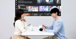 Samsung potenzia la luminosità del proiettore Freestyle, migliorando l’esperienza visiva.