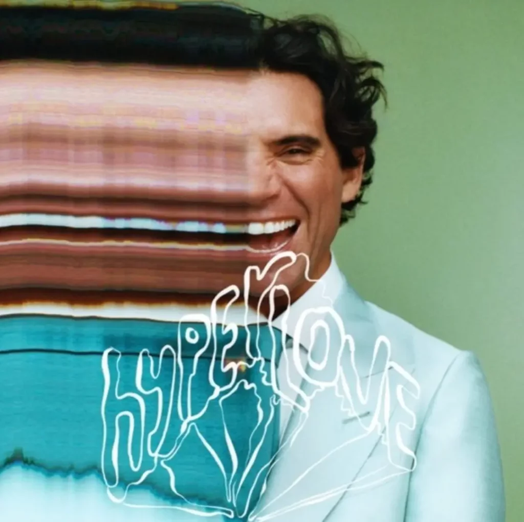 Esce Hyperlove, il nuovo emozionante album di Mika tra pop e innovazione