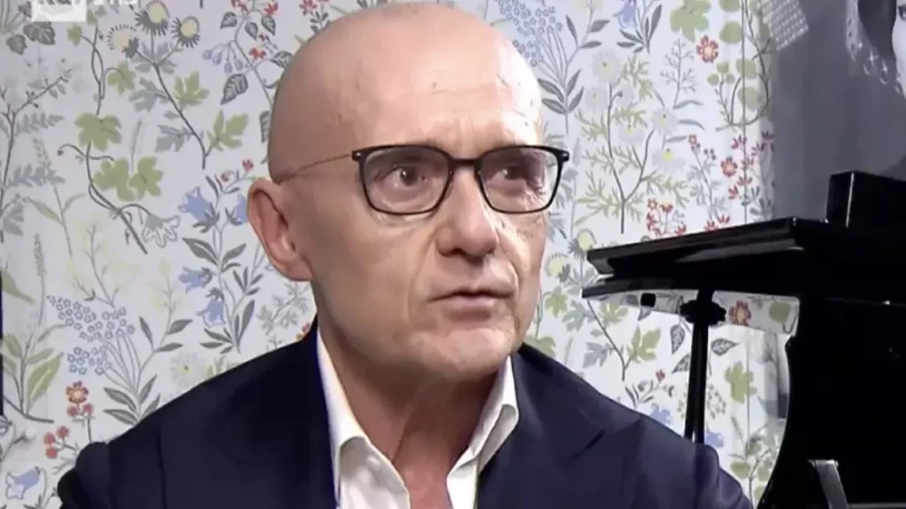 Alfonso Signorini: il silenzio come scelta consapevole