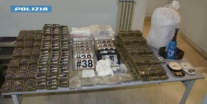 Albanese arrestato nel Teramano con oltre 100 kg di droga: operazione shock delle forze dell’ordine.