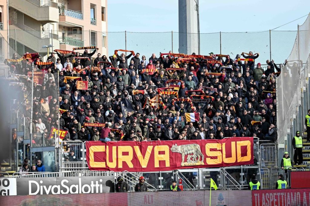 Divieto di trasferte per tifosi di Roma e Fiorentina: decisione del Viminale per tutta la stagione.