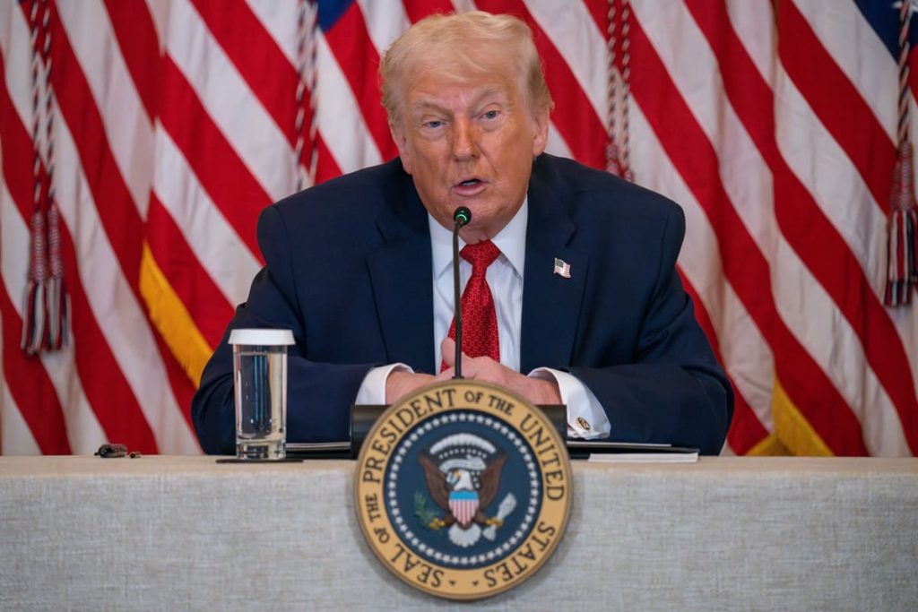 Trump: “La Groenlandia è fondamentale. Collaboriamo con la NATO per garantirla.”