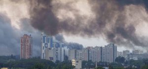 Raid notturni russi in Ucraina: Zelensky avverte, “popolazione sotto forte pressione”