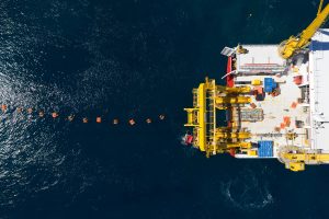 Primo cavo sottomarino del Tyrrhenian Link collega Sicilia e Sardegna: progetto completato.