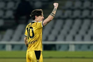 Udinese vince 1-2 contro Torino: una ripresa di successo per i bianconeri.