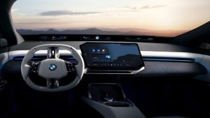 L’assistente vocale del BMW iX3 2026 sarà alimentato da Alexa+.