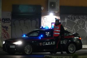Arrestato 37enne romano, incendiata auto con taniche di benzina sotto casa dell’ex.