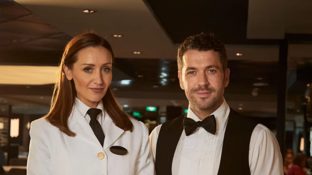 Crociera con Delitto: misteri intriganti e colpi di scena a bordo!