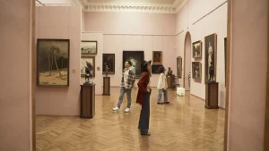 Arte e filosofia: rifugi essenziali per il benessere personale e collettivo.