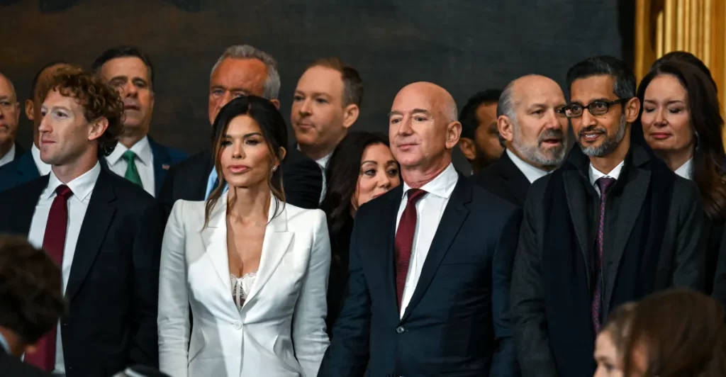 Un anno dopo, Big Tech supera i populisti MAGA con strategie vincenti.