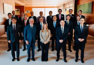 Meloni incontra i leader delle aziende giapponesi per rafforzare legami economici strategici.