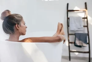 Cause comuni e cure naturali per foruncoli nelle zone intime: guida essenziale