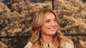 Scopri il comfort e lo stile del maglione ispirato all’eredità di Sian Welby!