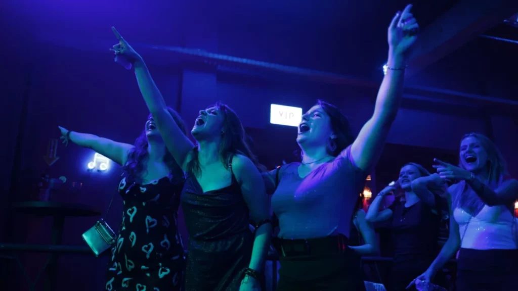 Incendio alla discoteca Kiss: la miniserie che racconta una tragedia indimenticabile.