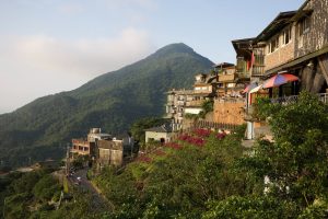 Docente dispersa a Crans-Montana: nome errato, famiglia in cerca di notizie urgente.