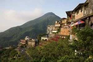 Docente dispersa a Crans-Montana: nome errato, famiglia in cerca di notizie urgente.
