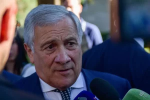 Tajani: Supporto alle ambizioni democratiche del popolo iraniano per un futuro libero e giusto.