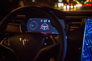 Tesla Autopilot è in crisi, l’NTSB avvia indagine su Waymo.