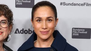 Meghan Markle indossa un trench in lana per affrontare l’inverno e la primavera fredda.