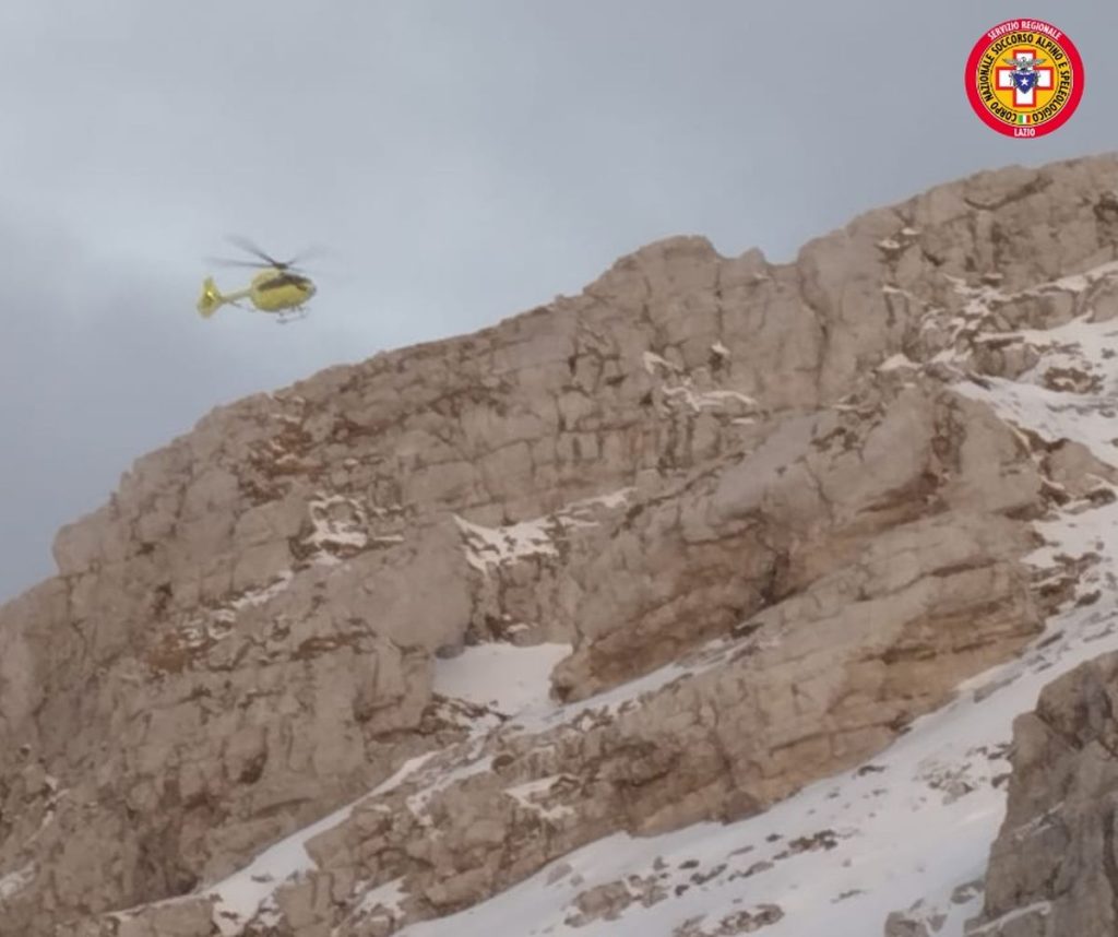 Escursionista soccorsa sul Peschio delle Cornacchie: operazione di salvataggio riuscita.