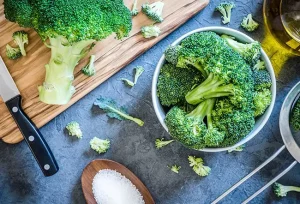 Broccoli: 14 incredibili benefici, valori nutrizionali e motivi per cui è un superfood