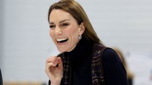 Kate Middleton, esperta nel cambio di scarpe, ha indossato stivali in suede indimenticabili in Scozia.