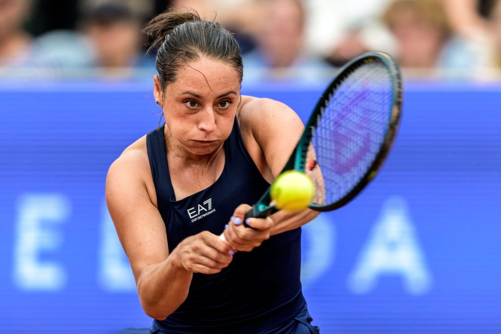 Ostapenko supera Cocciaretto ai quarti di finale del WTA di Doha in due set.