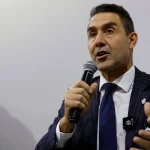 Vannacci annuncia: “Futuro Nazionale rappresenta la destra pura, pronto a correre da solo nel 2027.”