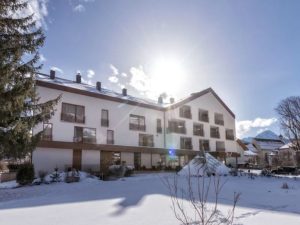 Scopri San Candido: relax e benessere all’Hotel Il Tyrol tra le meraviglie della neve.