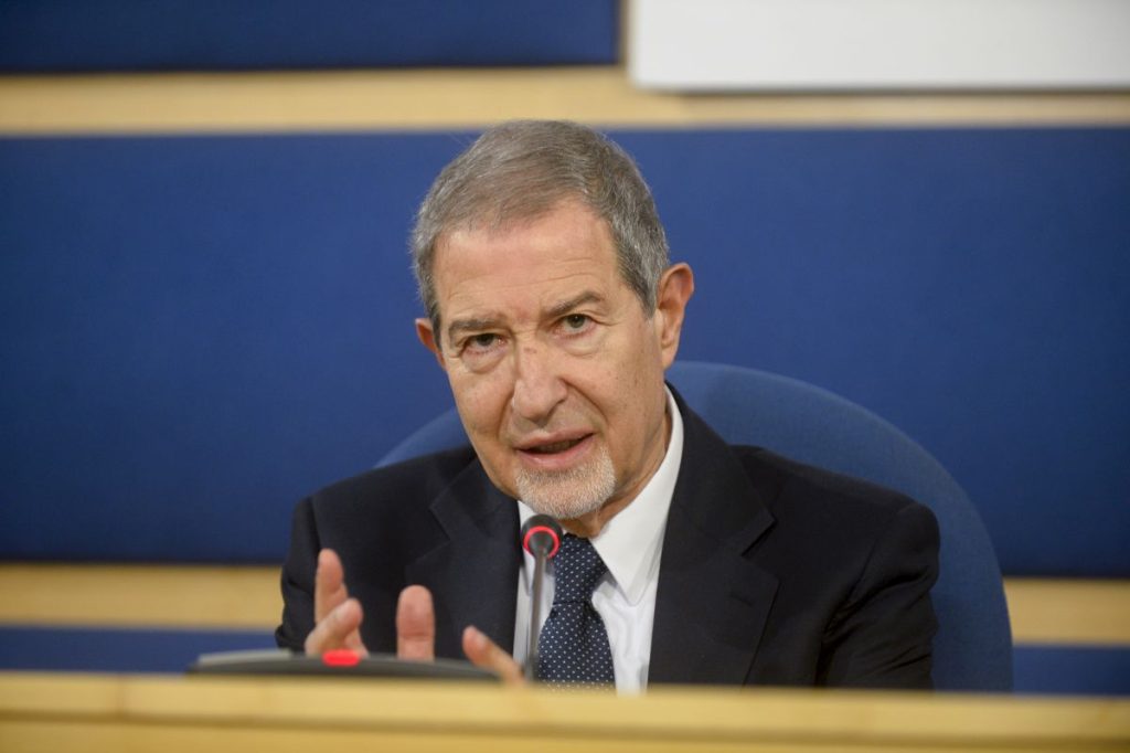 Mare, Musumeci: “L’Italia guida il futuro marittimo dell’Europa con un ruolo strategico”.