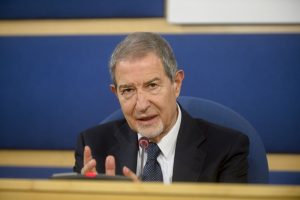 Mare, Musumeci: “L’Italia guida il futuro marittimo dell’Europa con un ruolo strategico”.