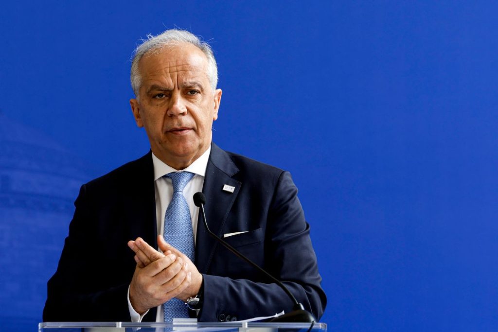 Sea Watch: Piantedosi annuncia ricorso contro il risarcimento.