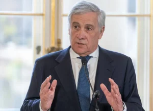Tajani visita Sicilia, Calabria e Sardegna per sostenere imprese colpite dal Ciclone Harry.