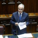 Piantedosi: Necessario isolare i violenti con un fermo preventivo, Senato approva risoluzione