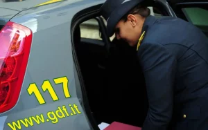 Maxi frode fiscale: imprenditore arrestato dopo aver trasferito 32,6 milioni all’estero.