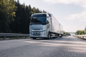 Volvo Trucks: venduti 10.000 camion a gas in tutto il mondo, un traguardo ecologico.