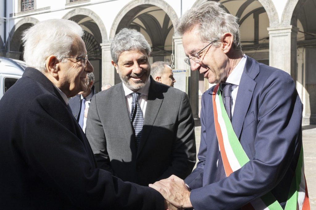 Mattarella inaugura l’anno formativo della Scuola Superiore della Magistratura a Napoli: guarda il video.