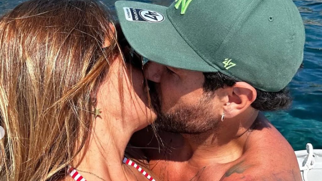 Roberta Di Padua e Alessandro Vicinanza festeggiano il loro secondo anniversario a Uomini e Donne!