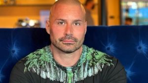 Un amore unico, ogni giorno insieme è un dono prezioso. Grazie di esistere!