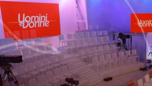 Paola rifiuta Edoardo e genera il caos in studio: tensione alle stelle!