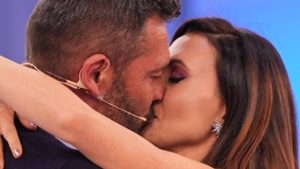 Proposta di matrimonio a sorpresa: un momento magico e indimenticabile per due innamorati!