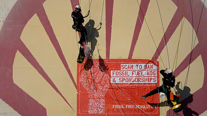 Amsterdam vieta pubblicità di carne e combustibili fossili negli spazi pubblici per un futuro sostenibile.