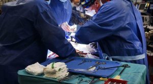 Chirurghi pediatrici sospesi dopo trapianto di organo deteriorato al Monaldi: ecco la vicenda.