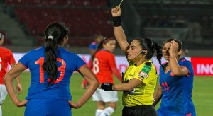 Pescara: il 14enne arbitro, esempio di responsabilità per i giovani in regole e sport.