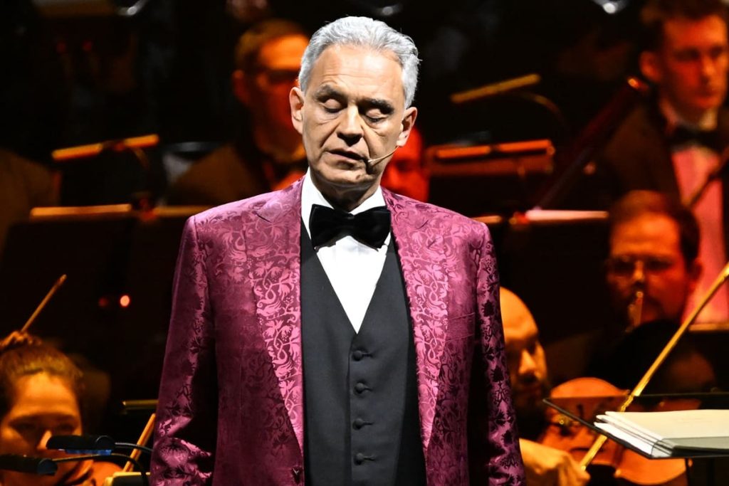 Sanremo 2026: Andrea Bocelli super ospite nella serata finale dello storico festival