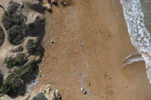 Università di Palermo lancia modello innovativo per prevedere accumulo di microplastiche nel Mediterraneo centrale.