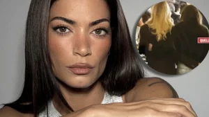 Elodie e Franceska incantano Venezia, mano nella mano tra arte e magia urbana