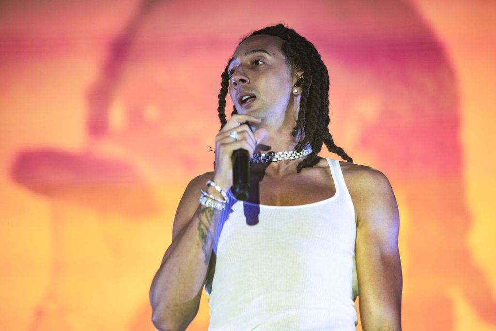 Ghali sorprende con il nuovo brano “Basta”: ascolta subito la novità esclusiva