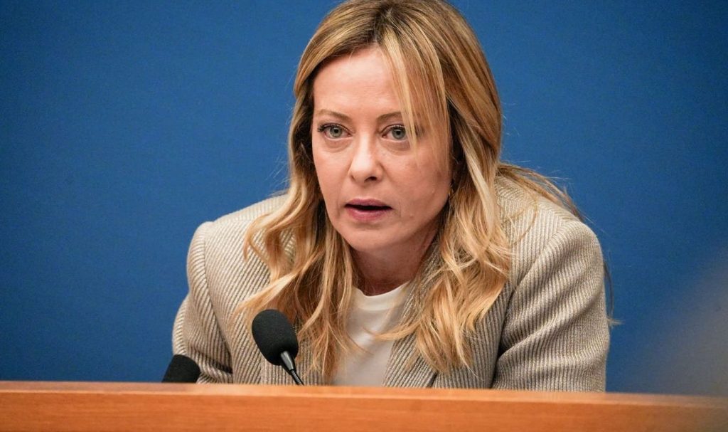 Scontri a Torino, Meloni: “Attacco allo Stato”. Mattarella chiama Piantedosi per supportare gli agenti.